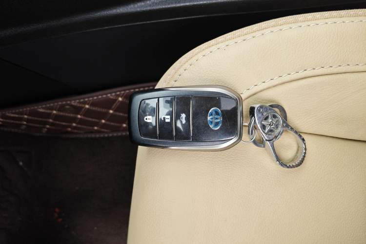 Used Toyota Corolla 2017 Revised Dual-Engine 1.8L E-CVT Elite Edition