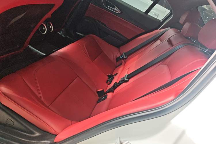 Used Alfa Romeo Giulia 2019 2.0T 280HP Luxury Edition