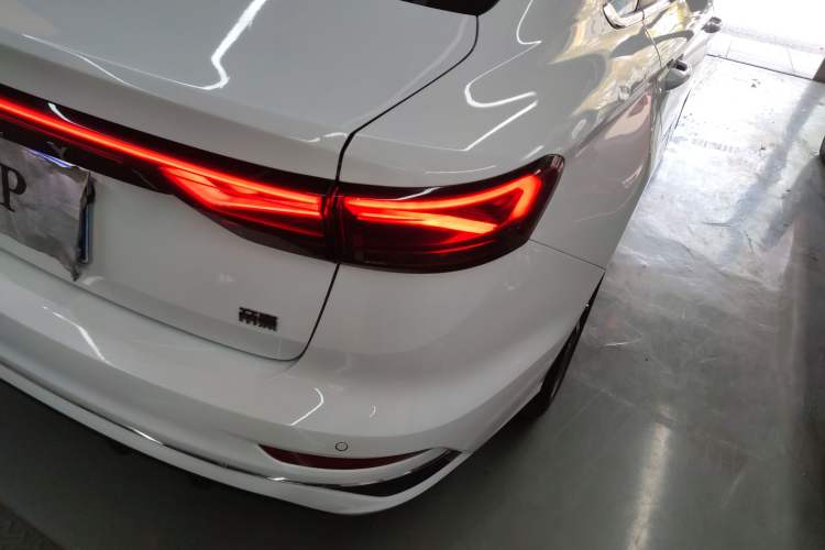Used Geely Auto Emgrand 2023 4th Generation Champion Edition 1.5L CVT Prestige Model Right Rear Taillight