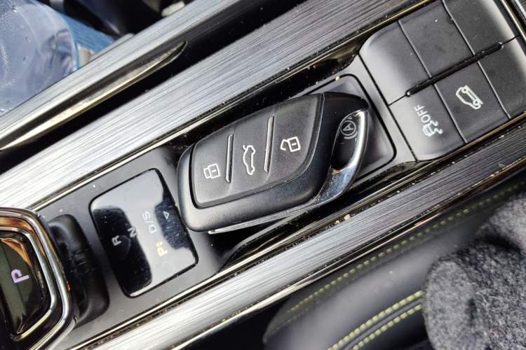 Used Roewe RX5 2023 PLUS 330TGI Automatic Trendsetting Smart Edition