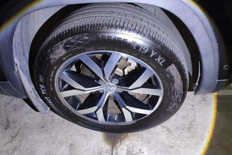 Used Volkswagen Teramont 2020 380TSI Four-Wheel Drive Luxury Version China VI Standard Right Front Wheel Hub