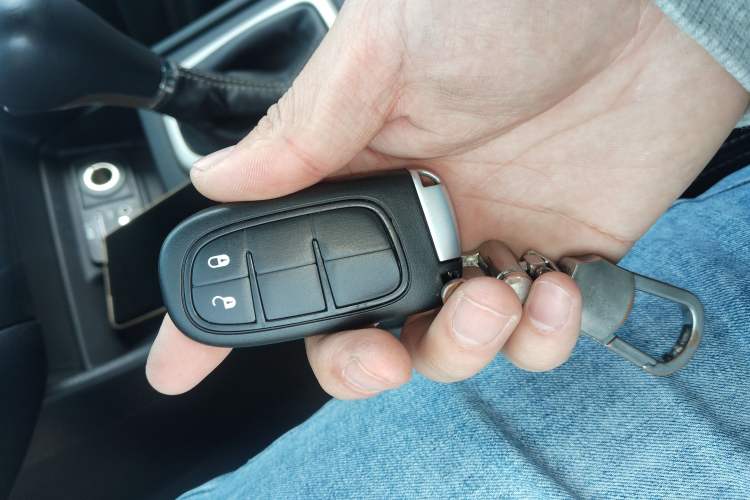 Used Jeep Cherokee 2017 2.0L Superior Edition Vehicle Key