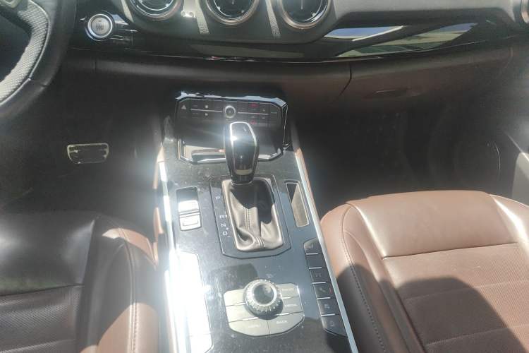 Used Wey VV7 2017 2.0T Flagship Model
