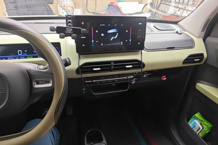 Used Geely Galaxy Panda 2024 Panda Mini 200km Endurance Bear