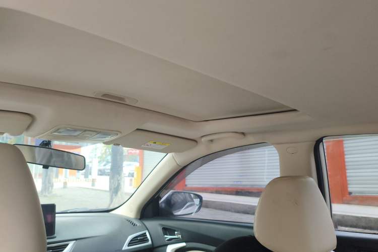 Used CHANGAN Alsvin V7 2015 1.6L Automatic Enjoyment Model China IV Standard