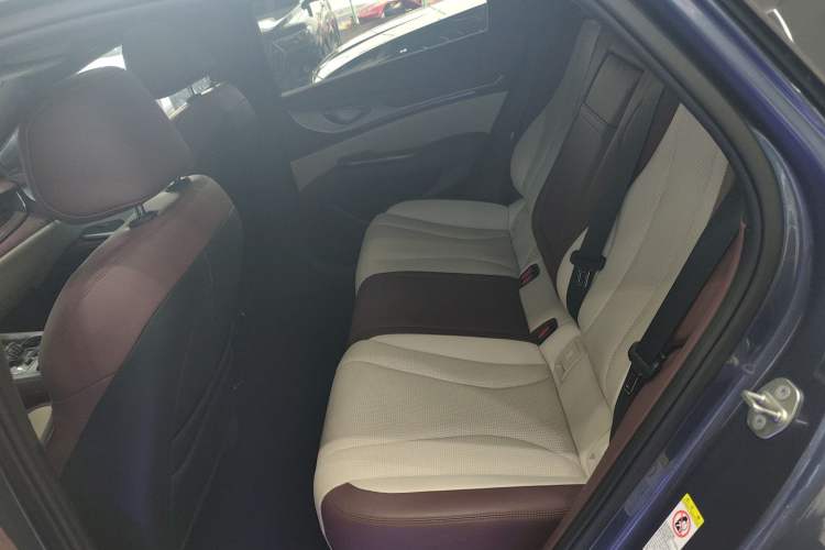 Used BYD Seal 2023 DM-i 1.5L 121km Prestige Model