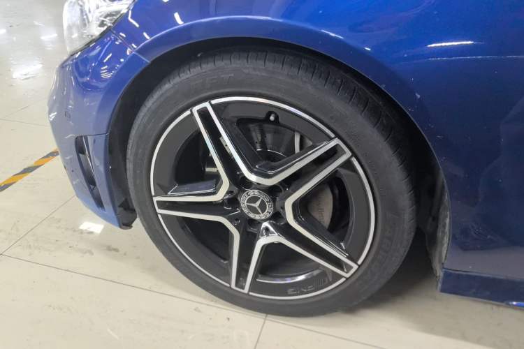 Used Mercedes-Benz C-Class 2020 C 260 Coupe Exterior 4