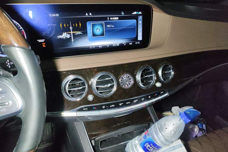 Used Mercedes-Benz Maybach S-Class 2018 S 450 4MATIC Audio And AC Panel