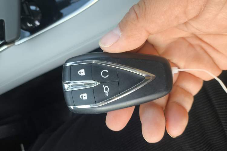 Used Changan UNI-Z New Energy 2025 Smart New Blue Whale 125km Battleship Edition
