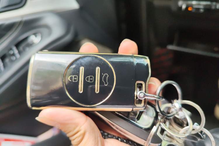 Used EXEED Lingyun 2021 290T Two-Wheel Drive Starry Edition Vehicle Key