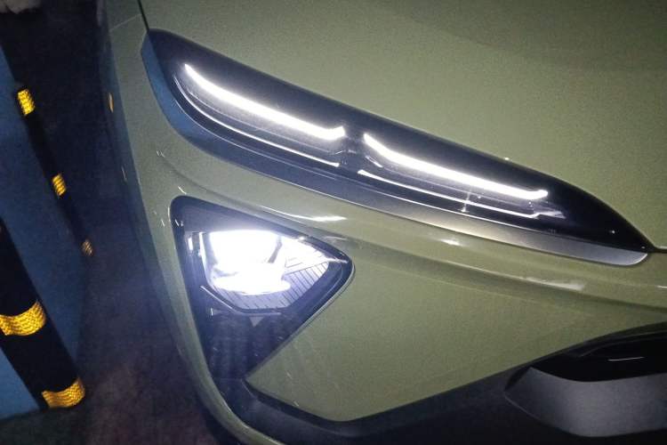 Used Nio ES6 2020 430 km Signature Edition Right Front Headlight