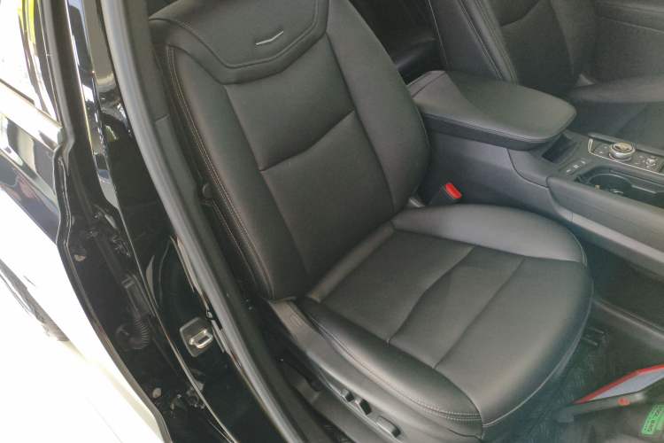 Used Cadillac XT5 2022 2.0T Two-Wheel Drive Luxury Version Right Front Seat