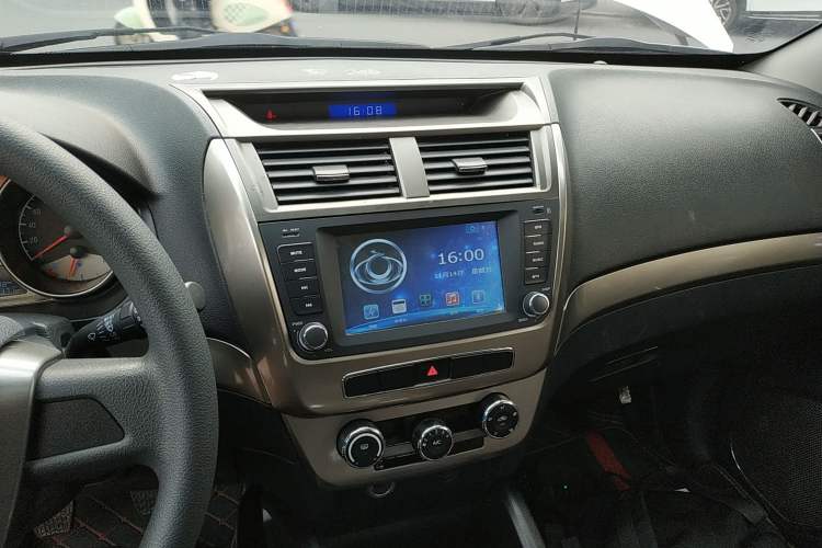 Used Geely Auto GX7 2015 Classic Edition 1.8L Manual Urban Model China IV
