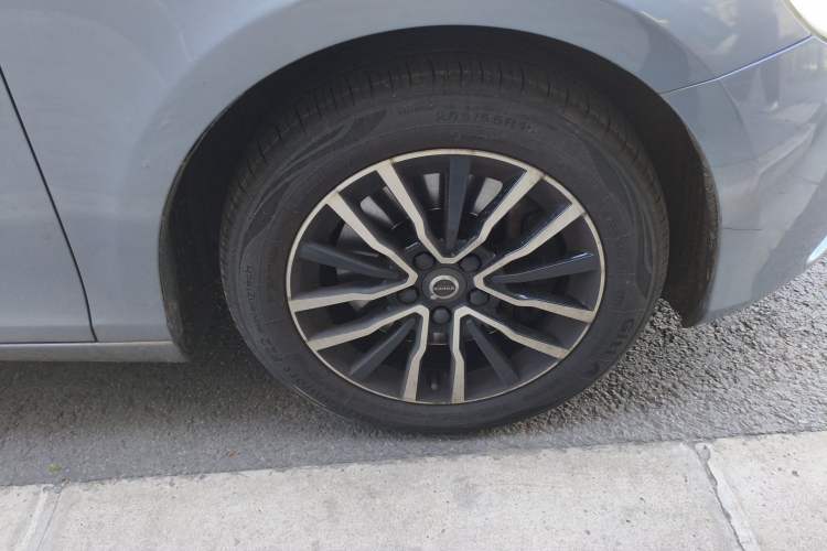 Used Volvo V40 2019 T3 Zhiyi Edition Right Front Wheel Hub