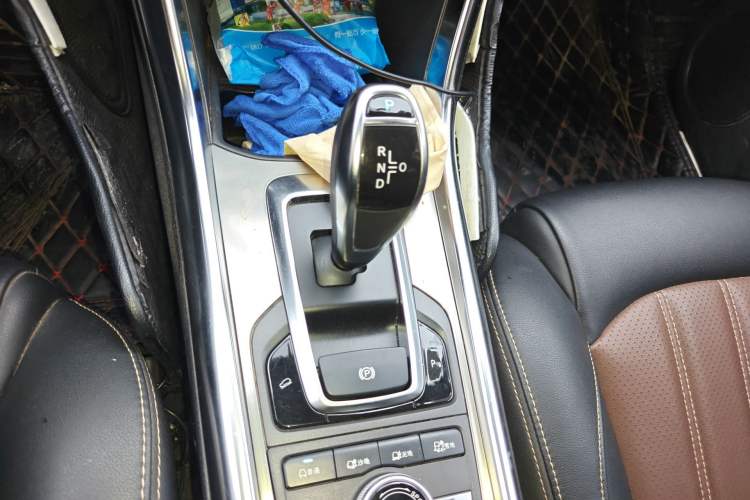 Used BYD Song New Energy 2017 Song DM 1.5TID All-Wheel Drive Luxury Model Gear Lever