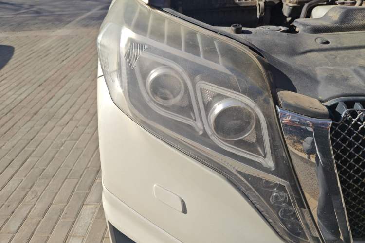 Used Toyota Prado  Right Front Headlight