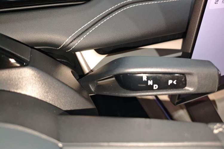 Used Xiaomi Auto SU7 2024 Rear-Drive Long-Range Intelligent Driving Version Gear Lever