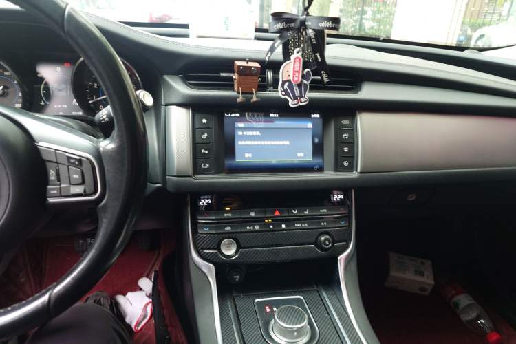 Used Jaguar XF 2016 XF 2.0T Two-Wheel-Drive Luxury Edition