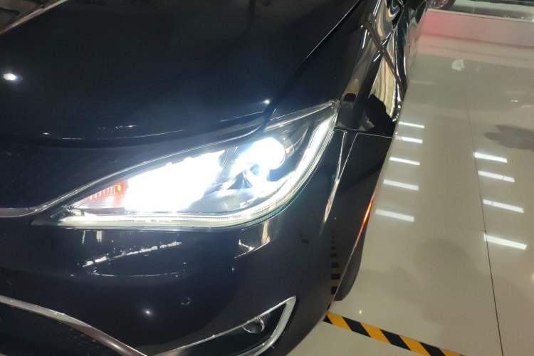 Used Chrysler Grand Voyager PHEV 2019 3.6L Plug-in Hybrid
