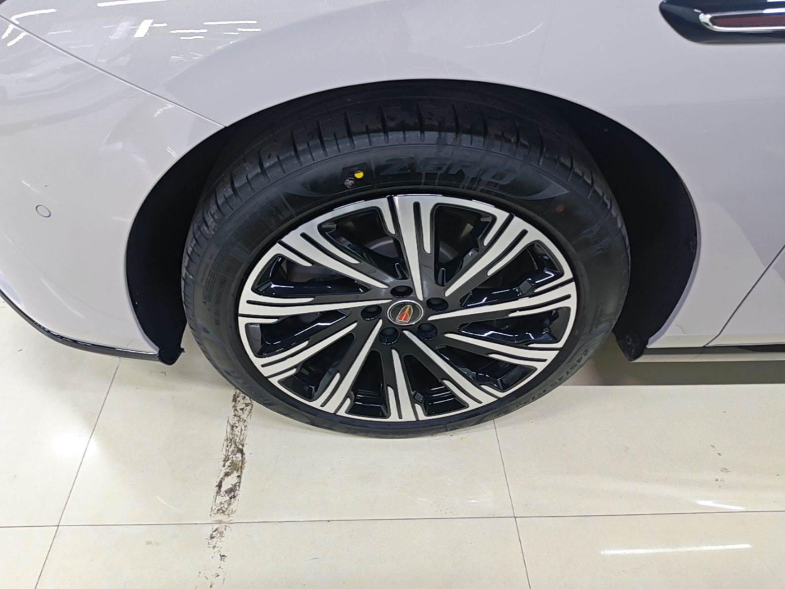 Hongqi H7 PHEV 2026 Model 210 Four-Wheel Drive Intelligent Hybrid — снимка 10