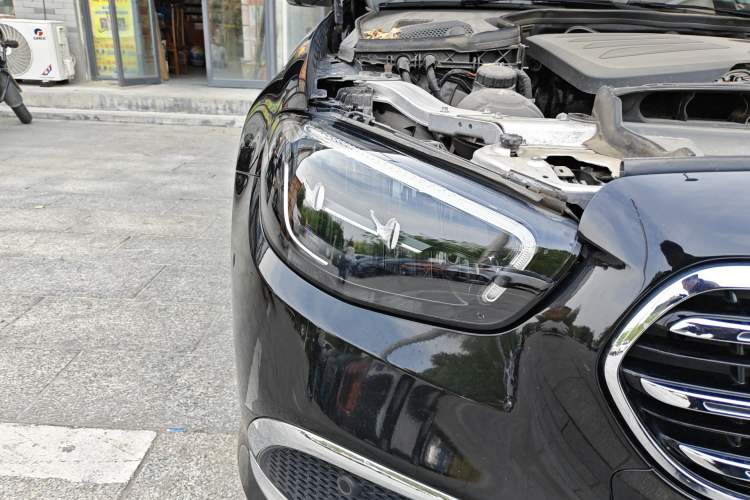 Used Mercedes-Benz E-Class 2023 Updated E 300 L Fashion Edition Right Front Headlight