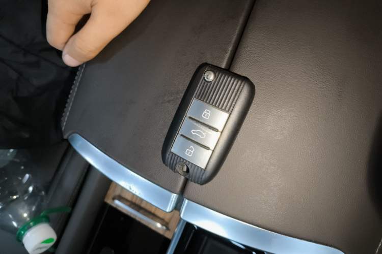 Used Roewe RX8 2019 30T Smart Connectivity Two-Wheel Drive Supreme Flagship Edition