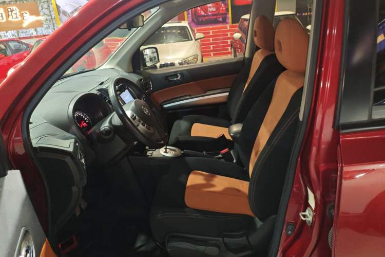 Used Dongfeng Fengdu MX6 2016 2.0L CVT Two-Wheel Drive All-Around Version
