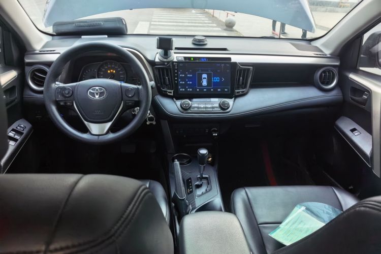 Used Toyota RAV4 2015 2.0L CVT Two-Wheel Drive Fashion Edition
