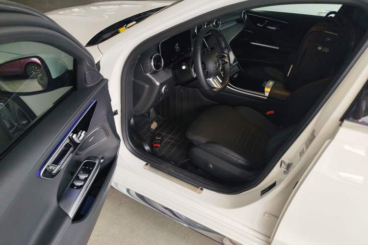 Used Mercedes-Benz C-Class 2022 Restyled C 200 L Sport Edition Driver Seat