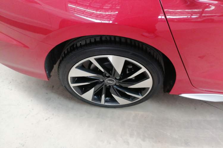 Used Audi A3 2023 Restyled A3L Limousine 35 TFSI Fashion Sport Edition Right Rear Wheel Hub