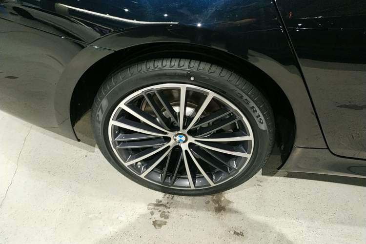 Used BMW 5 Series 2023 530Li Leading Model M Sport Package
