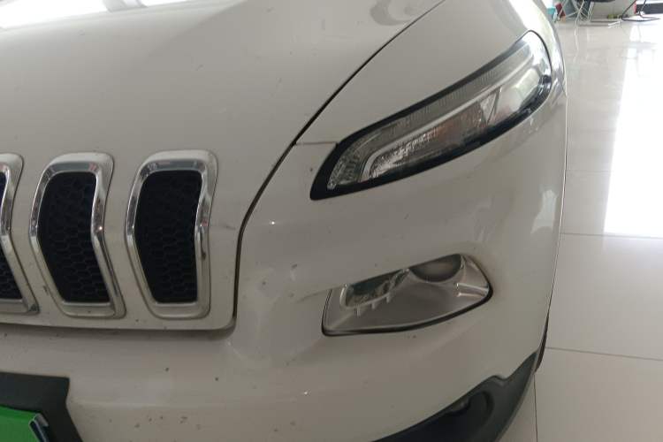 Used Jeep Cherokee 2017 2.0L Superior Edition Left Front Headlight