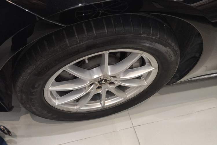 Used Mercedes-Benz S-Class 2021 S 400 L Business Model Left Front Wheel Hub