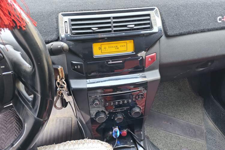 Used Citroen C-Quatre 2013 1.6L Manual Prestige CNG Model Audio And AC Panel