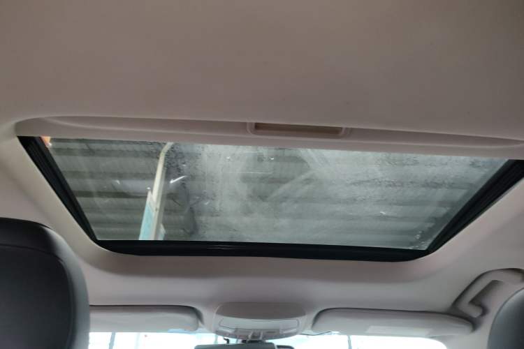 Used Ford Mondeo 2017 EcoBoost 200 Luxury Model Headliner