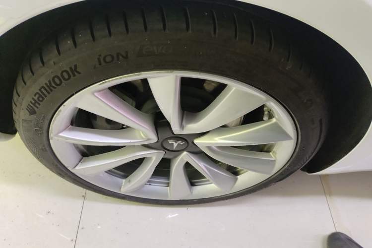 Used Tesla Model 3 2019 Long-Range Rear-Wheel-Drive Version Right Rear Wheel Hub
