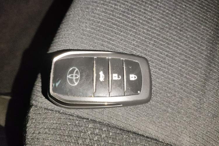 Used Toyota Levin 2017 Revised Dual-Engine 1.8H GS E-CVT Elite Sunroof Version China V Standard