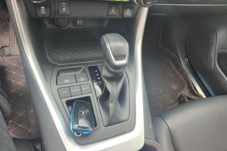 Used Toyota RAV4 2020 2.0L CVT Two-Wheel Drive Fashion PLUS Edition