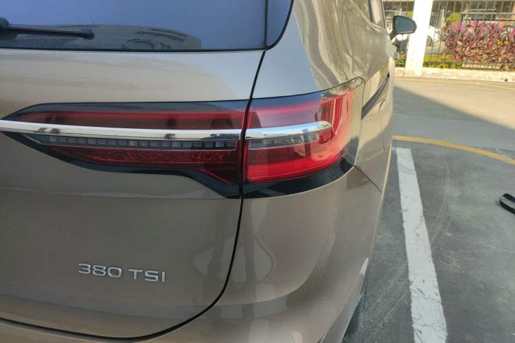 Used Volkswagen Viloran 2020 380TSI Prestige Edition