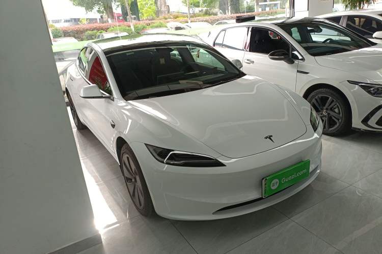 Used Tesla Model 3 2025 Rear-Wheel-Drive Version Front Right 45 Deg