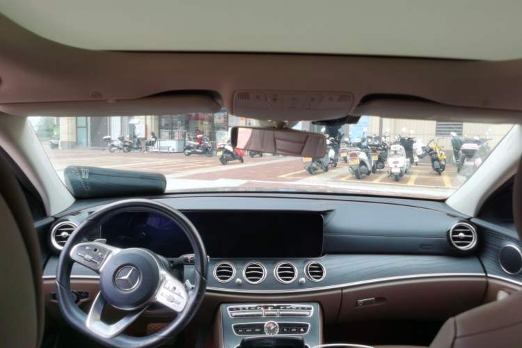 Used Mercedes-Benz E-Class 2019 E 260 L Sport Edition Center Console