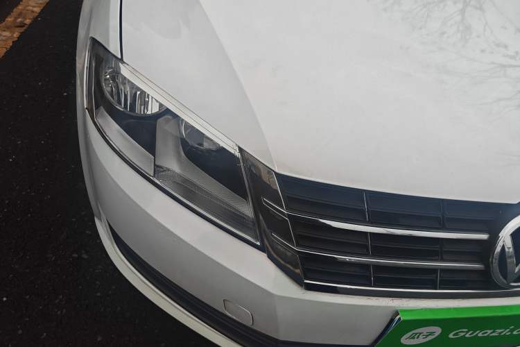 Used Volkswagen Lavida 2013 Revised Classic 1.6L Automatic Fashion Edition Right Front Headlight