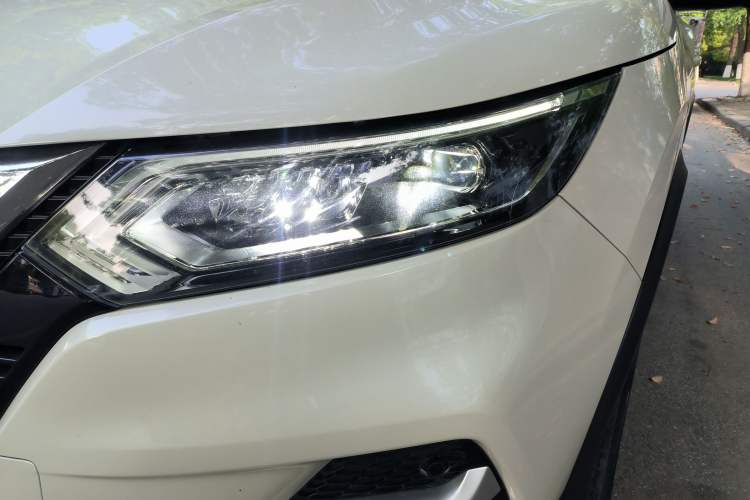 Used Nissan Qashqai 2022 2.0L CVT XV Premier Luxury Edition Left Front Headlight