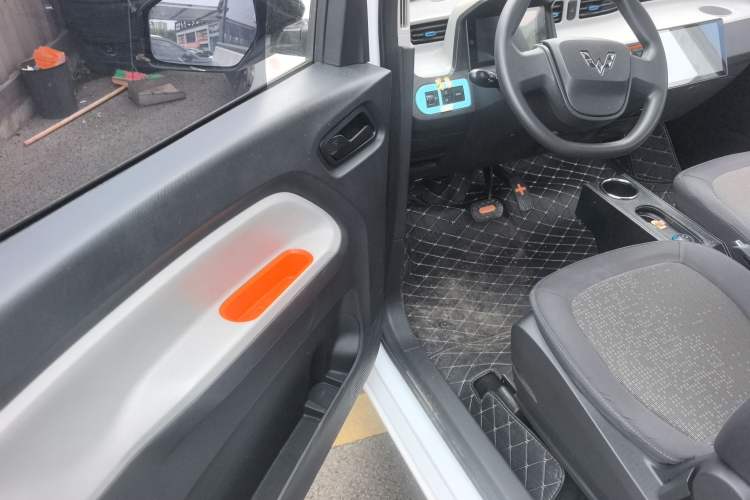 Used Wuling Hongguang MINIEV 2020 Zizai Version Lithium-NMC Driver Seat