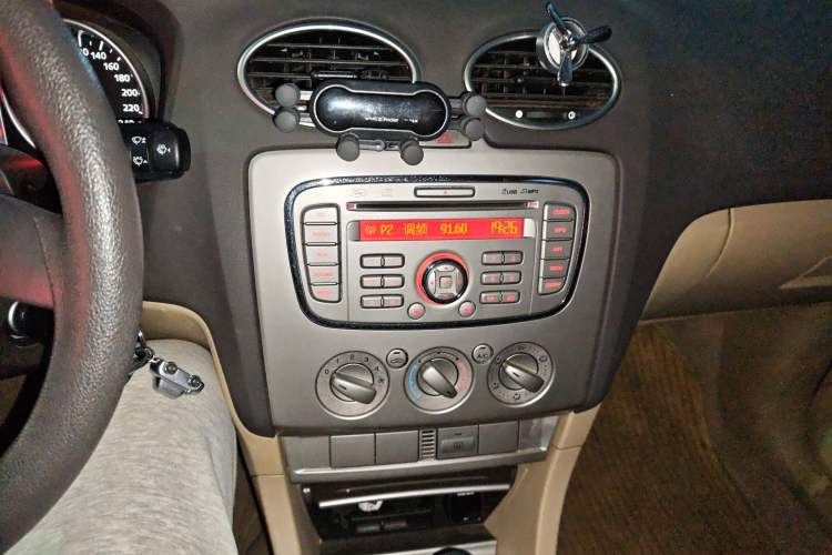 Used Ford Focus 2012 Hatchback Classic 1.8L Manual Fashion Edition
