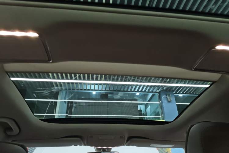 Used Mercedes-Benz E-Class 2017 E 300 L Sporty and Stylish Model
