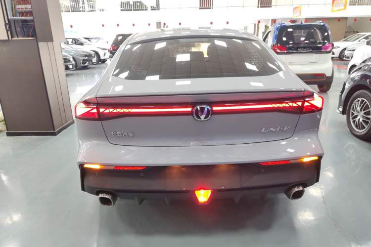 Used CHANGAN UNI-V 2022 1.5T Prestige Version Rear