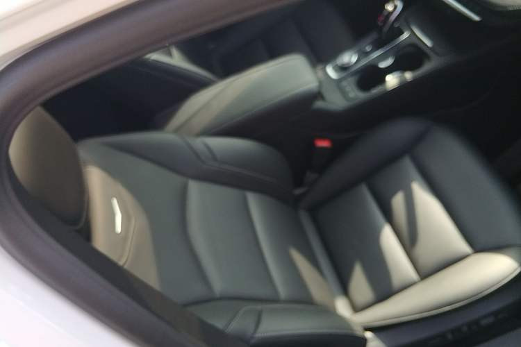 Used Cadillac XT4 2018 28T Two-Wheel Drive Leading Version
