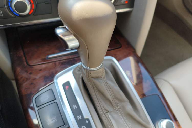 Used Audi A6L 2006 3.2 FSI Comfort & Entertainment Model Gear Lever