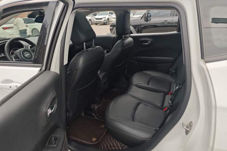 Used Jeep Compass 2017 200T Automatic Family Edition
